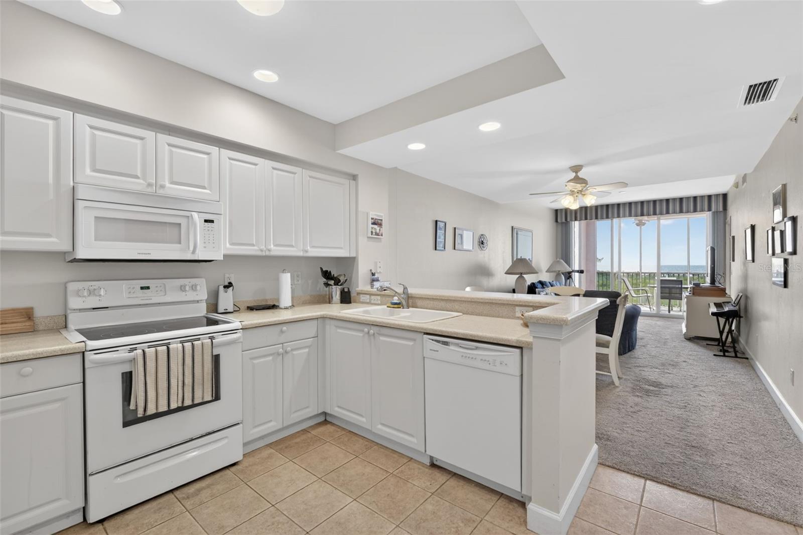 Image 2 of 31 For 3191 Matecumbe Key Road 304