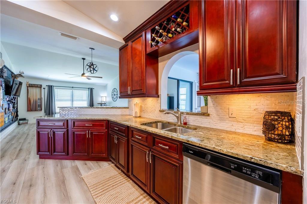 Image 11 of 43 For 420 37th Street