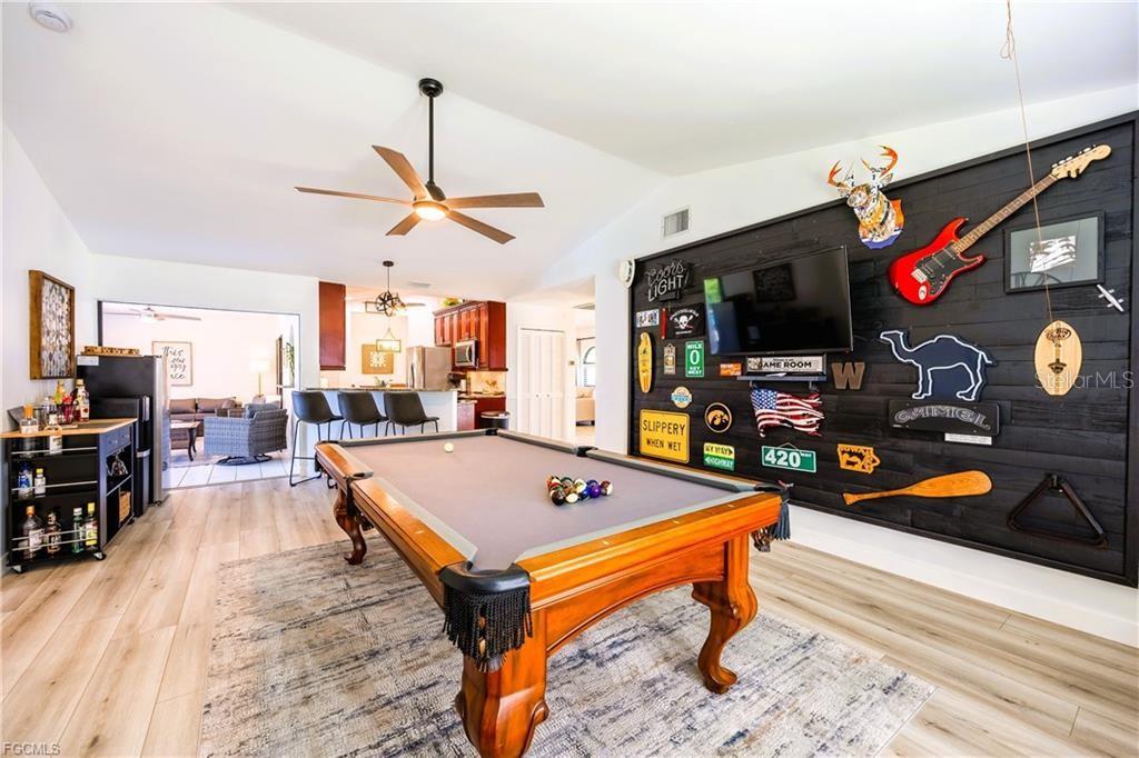 Image 14 of 43 For 420 37th Street