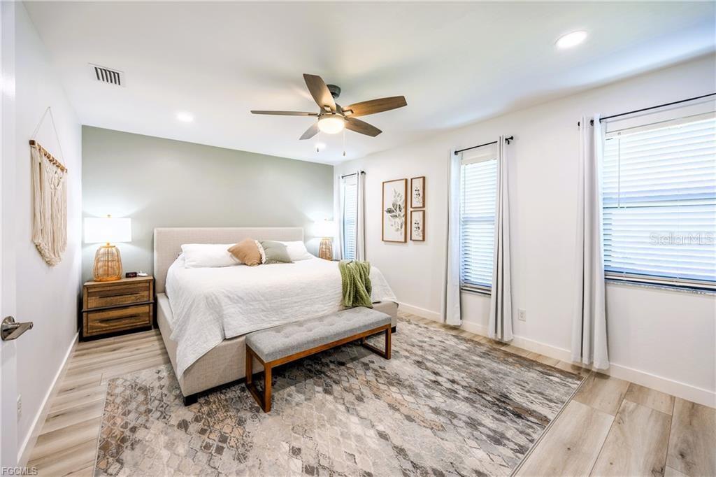 Image 23 of 43 For 420 37th Street