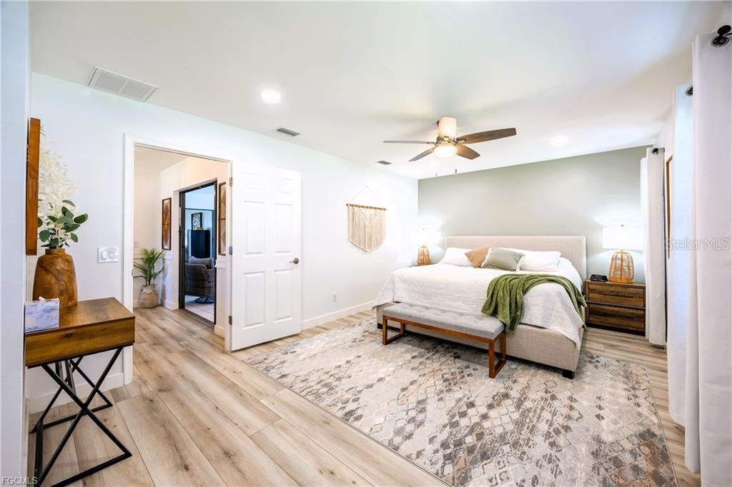 Image 24 of 43 For 420 37th Street