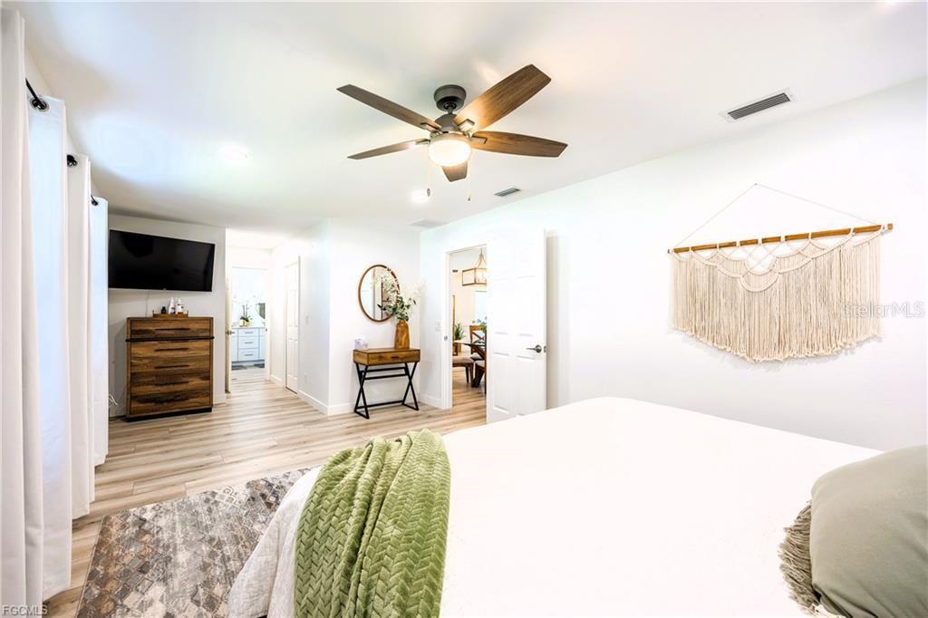 Image 25 of 43 For 420 37th Street