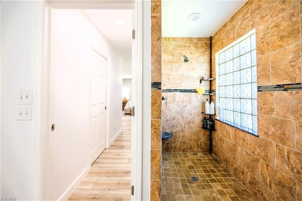 Image 27 of 43 For 420 37th Street