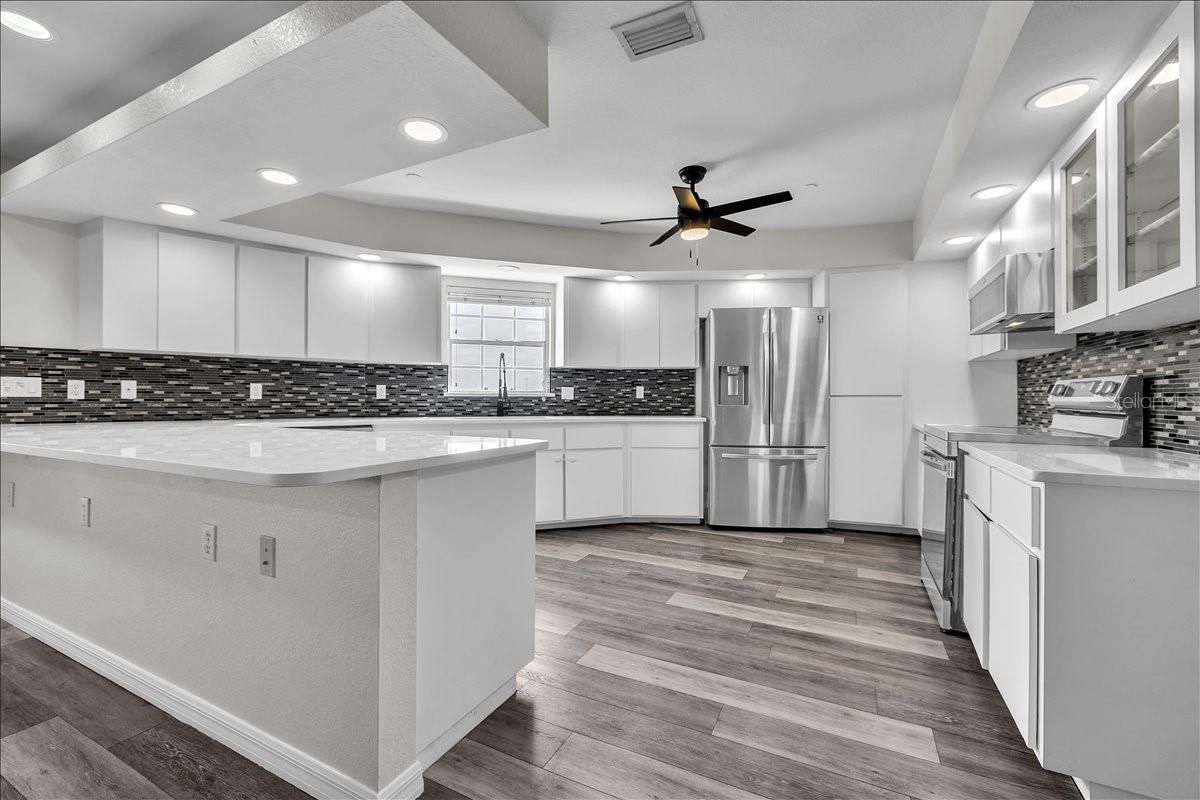 Image 9 of 42 For 24262 Captain Kidd Boulevard