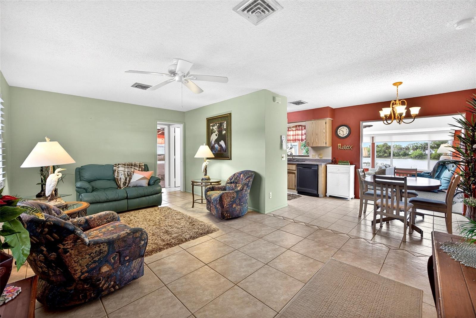 Image 4 of 27 For 1255 Lincoln Drive