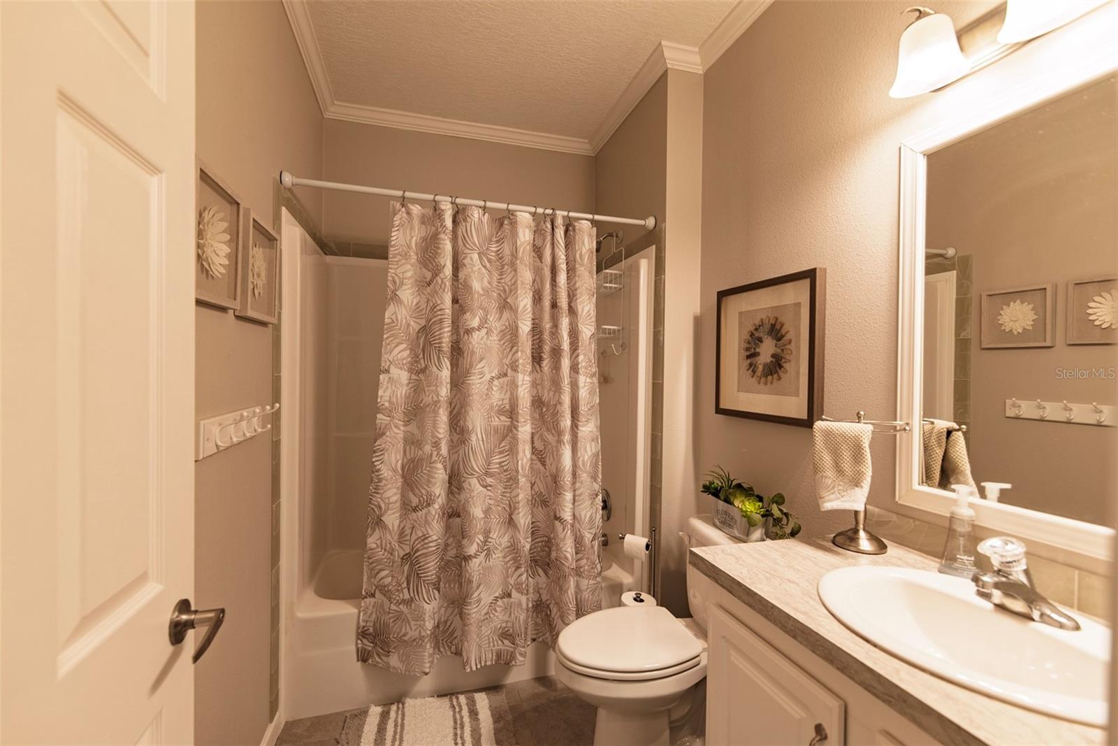 Image 16 of 34 For 9 Freeman Avenue