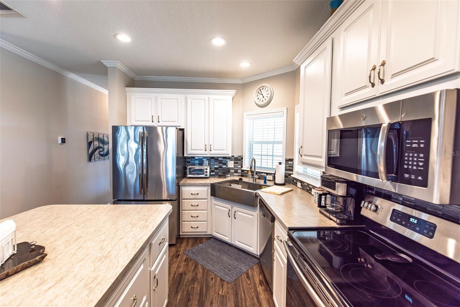 Image 6 of 34 For 9 Freeman Avenue