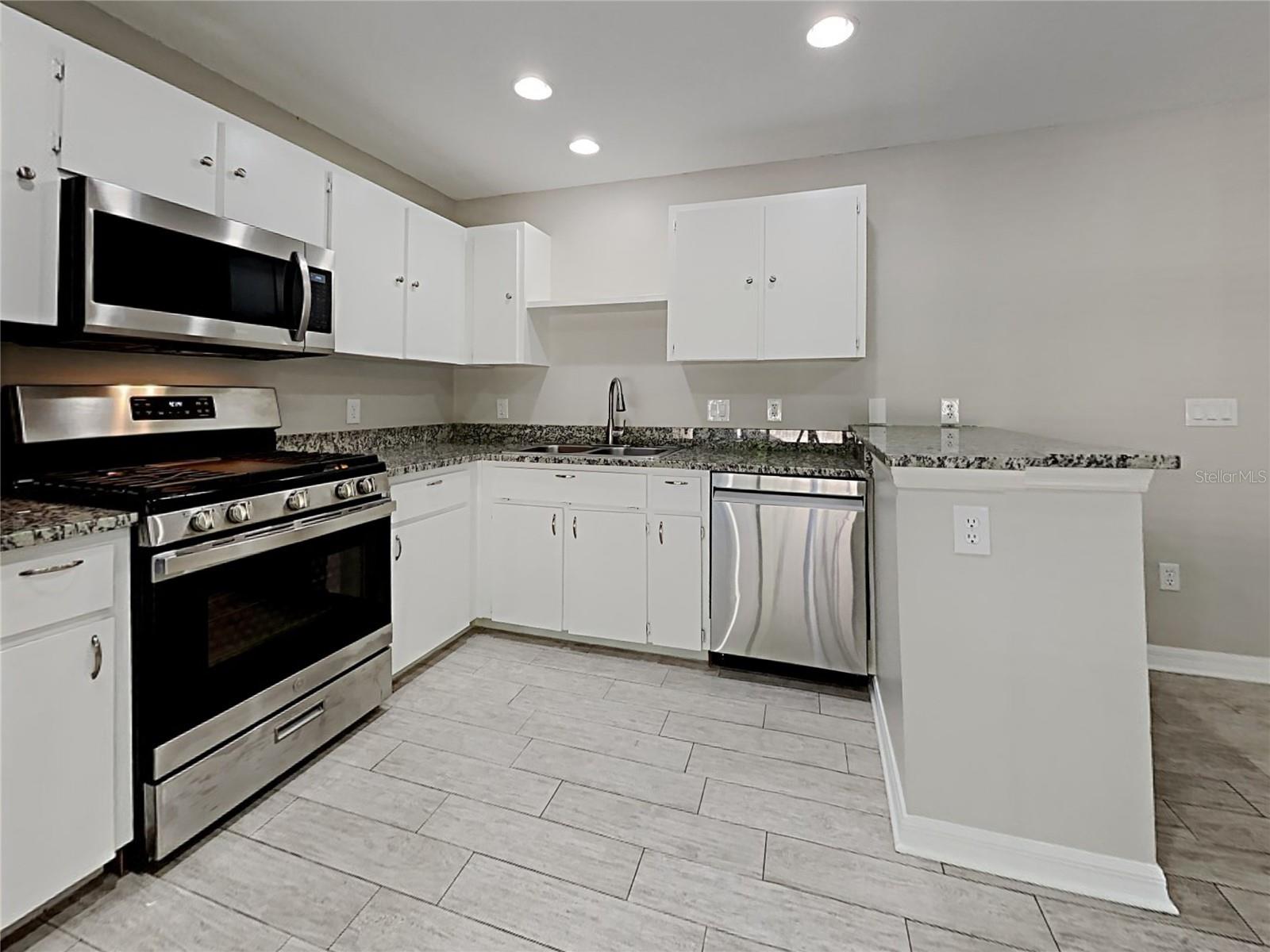 Image 7 of 25 For 2473 Sagemont Drive