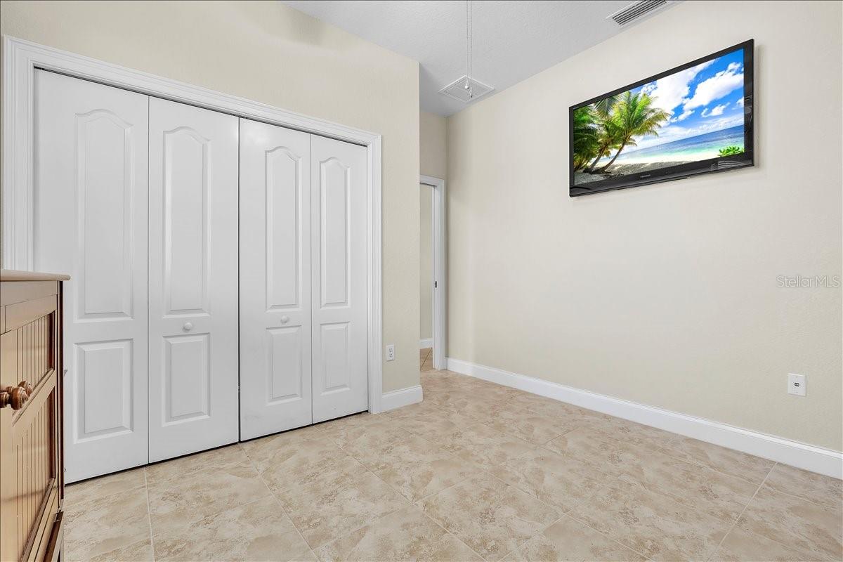 Image 19 of 35 For 3115 Chapman Boulevard