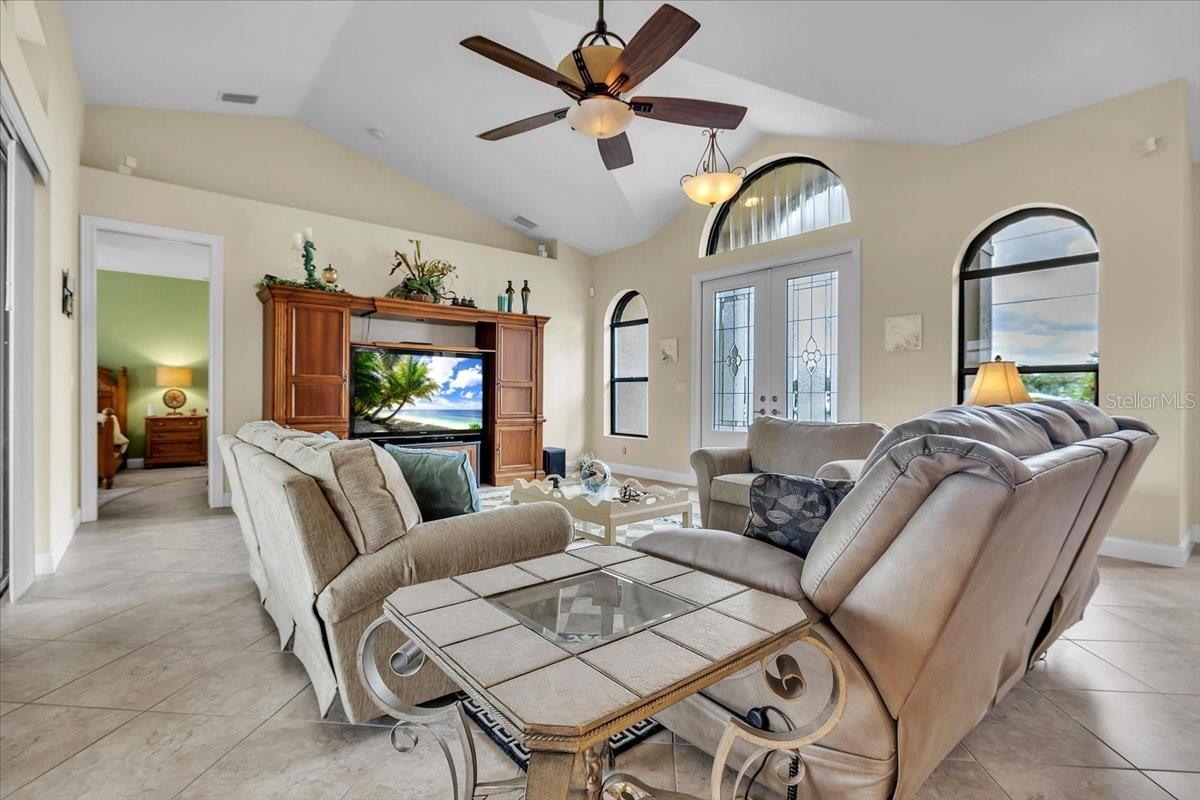 Image 5 of 35 For 3115 Chapman Boulevard