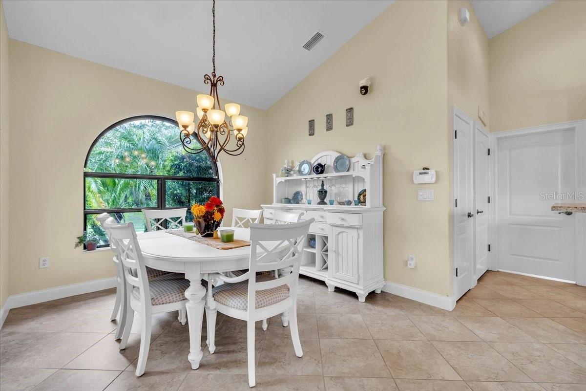 Image 8 of 35 For 3115 Chapman Boulevard