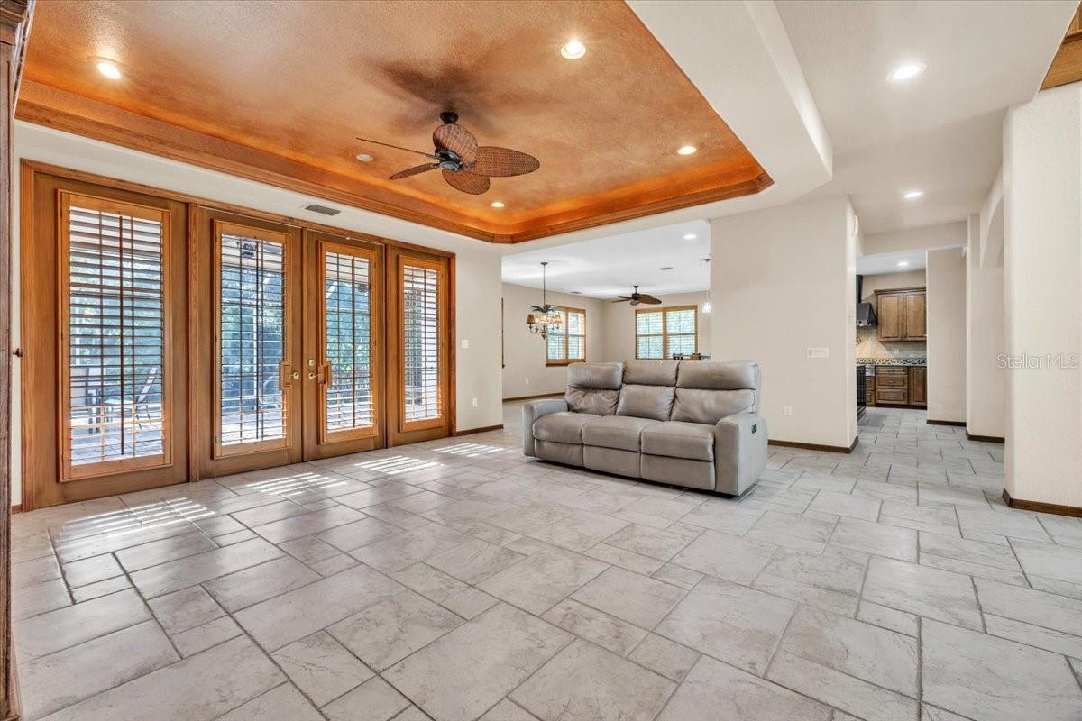Image 10 of 54 For 10597 Kissimmee Road