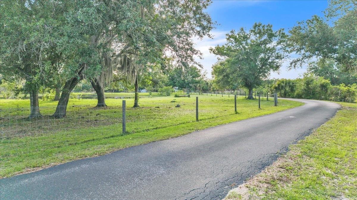 Image 4 of 54 For 10597 Kissimmee Road