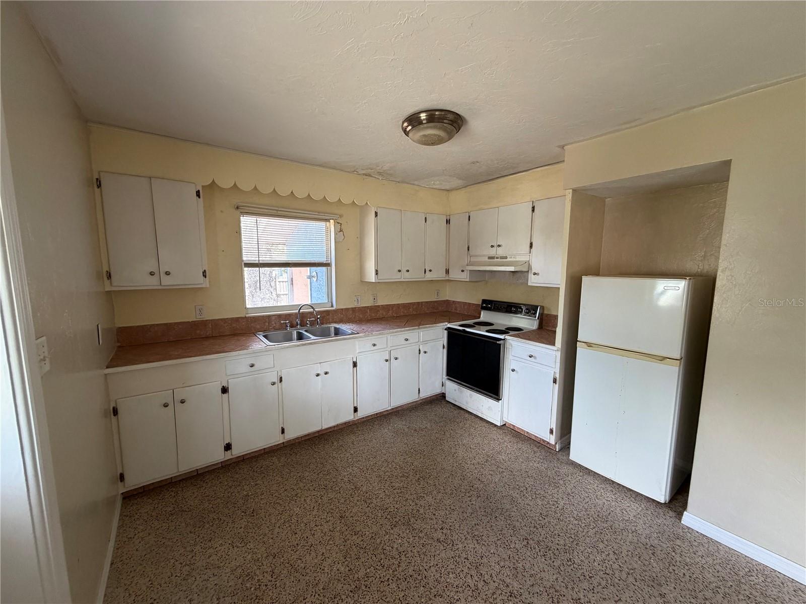 Image 10 of 14 For 2418 Links Avenue