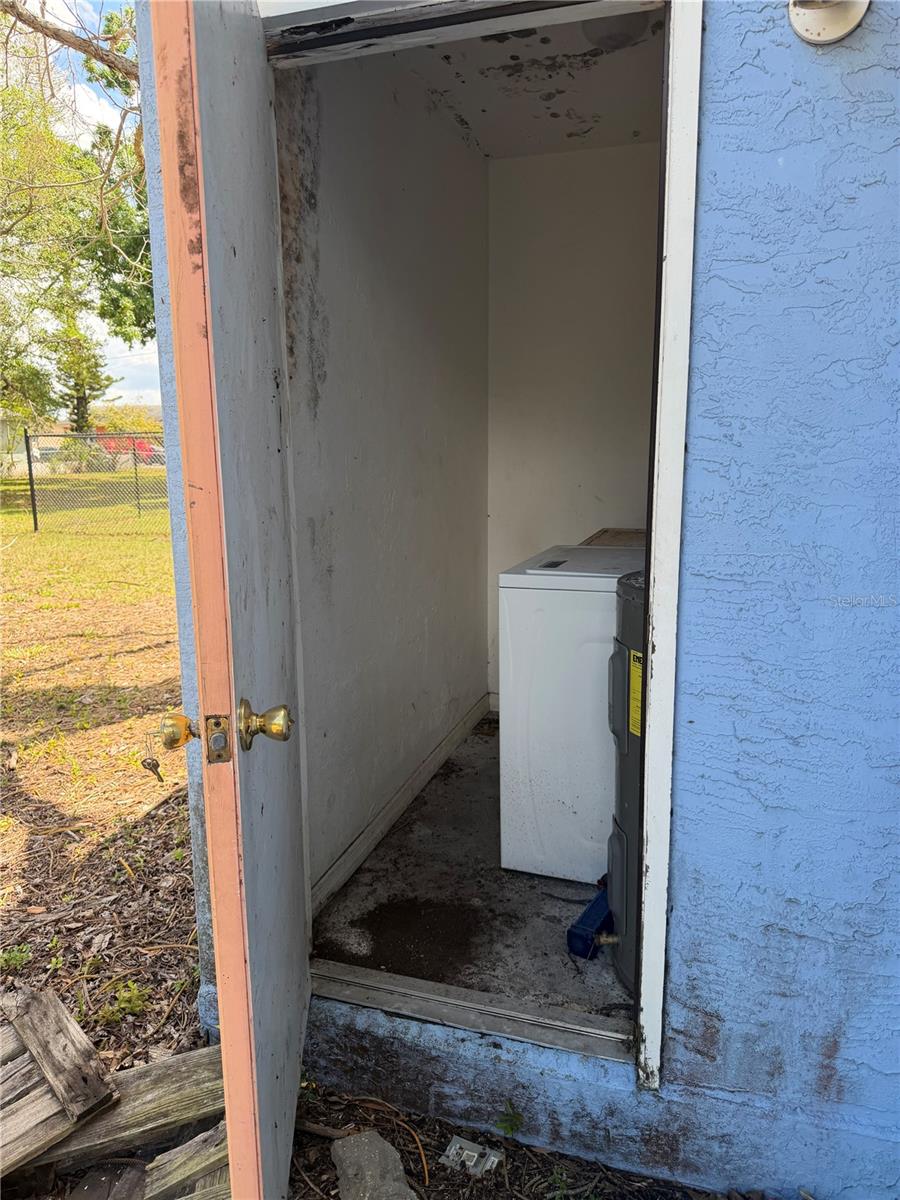 Image 11 of 14 For 2418 Links Avenue