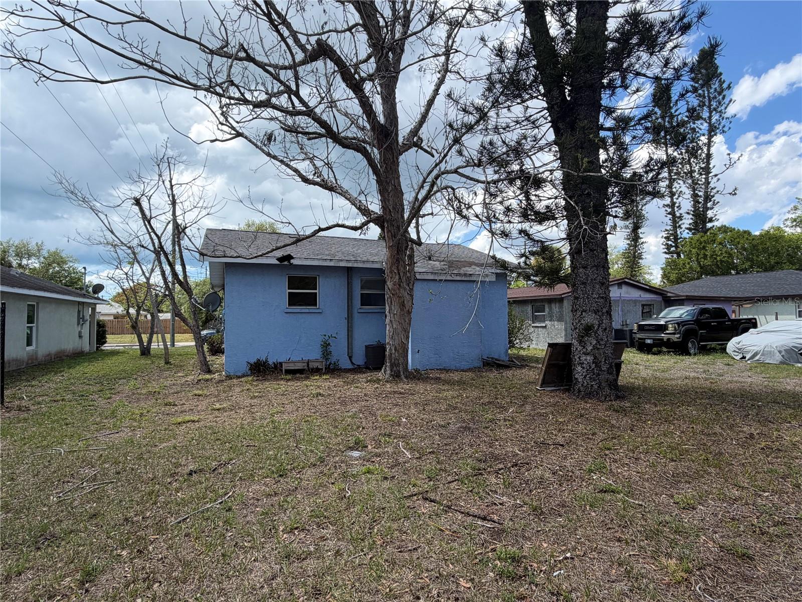 Image 13 of 14 For 2418 Links Avenue