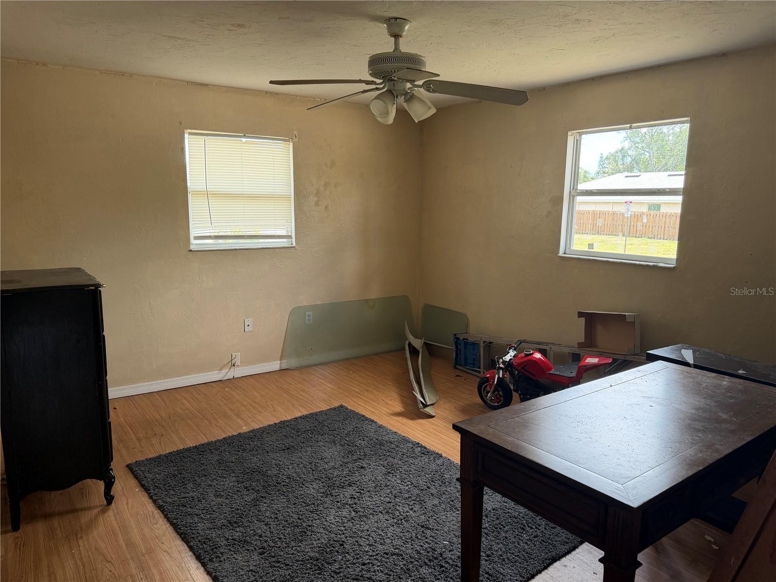 Image 4 of 14 For 2418 Links Avenue