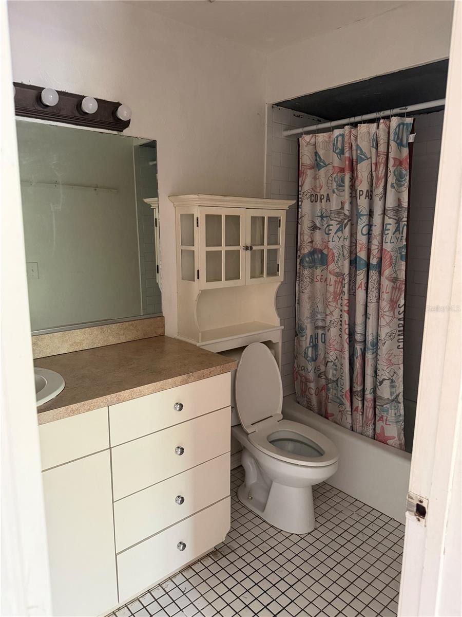 Image 5 of 14 For 2418 Links Avenue