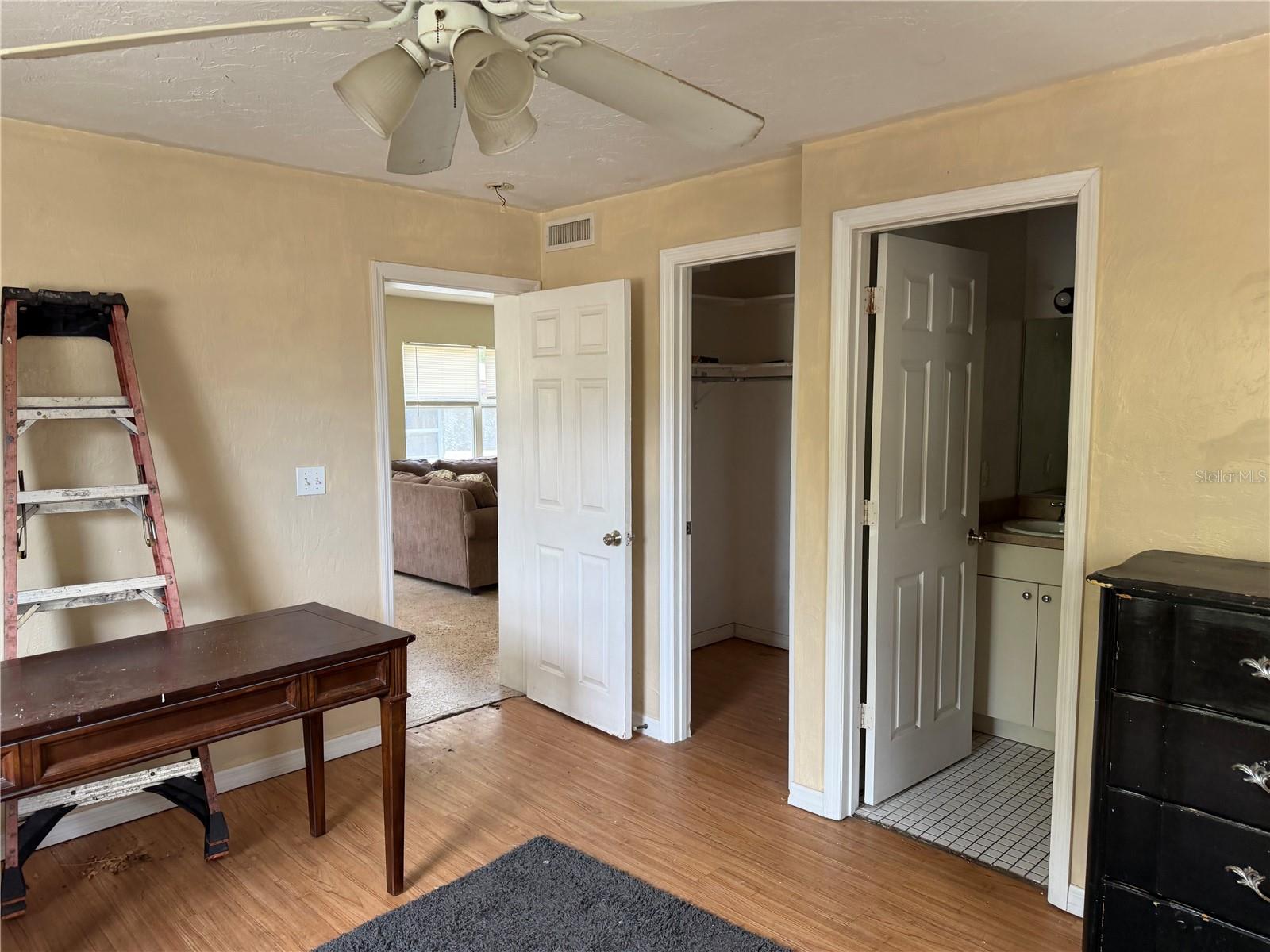 Image 6 of 14 For 2418 Links Avenue