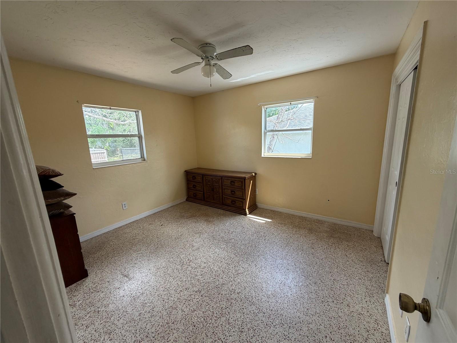 Image 8 of 14 For 2418 Links Avenue