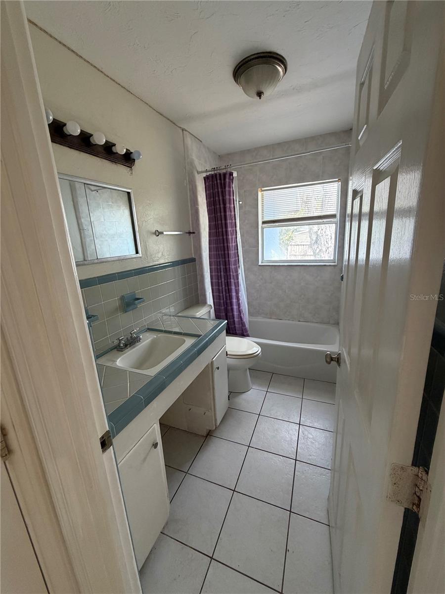 Image 9 of 14 For 2418 Links Avenue