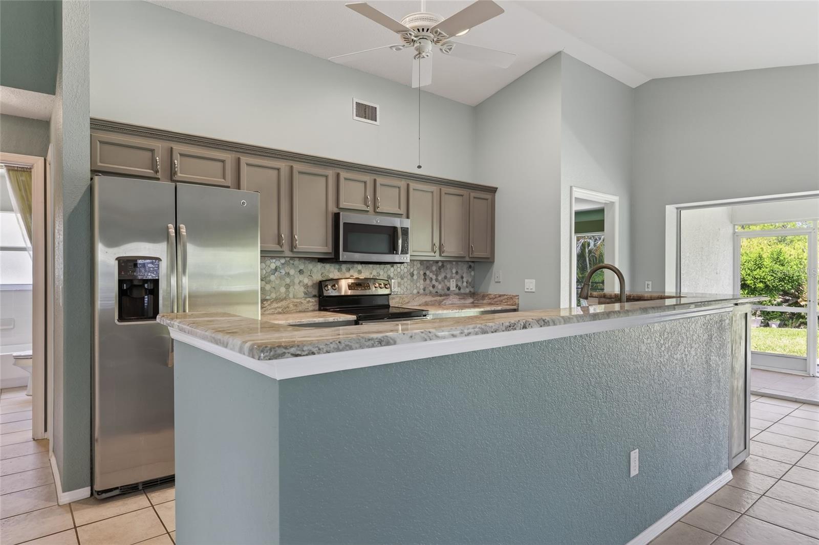 Image 10 of 35 For 13440 Pembroke Circle N