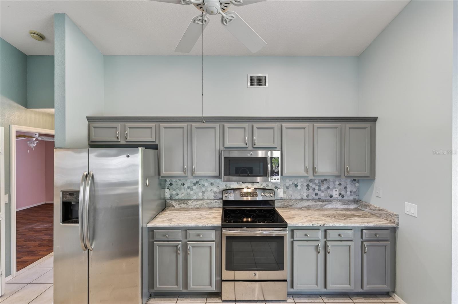 Image 15 of 35 For 13440 Pembroke Circle N
