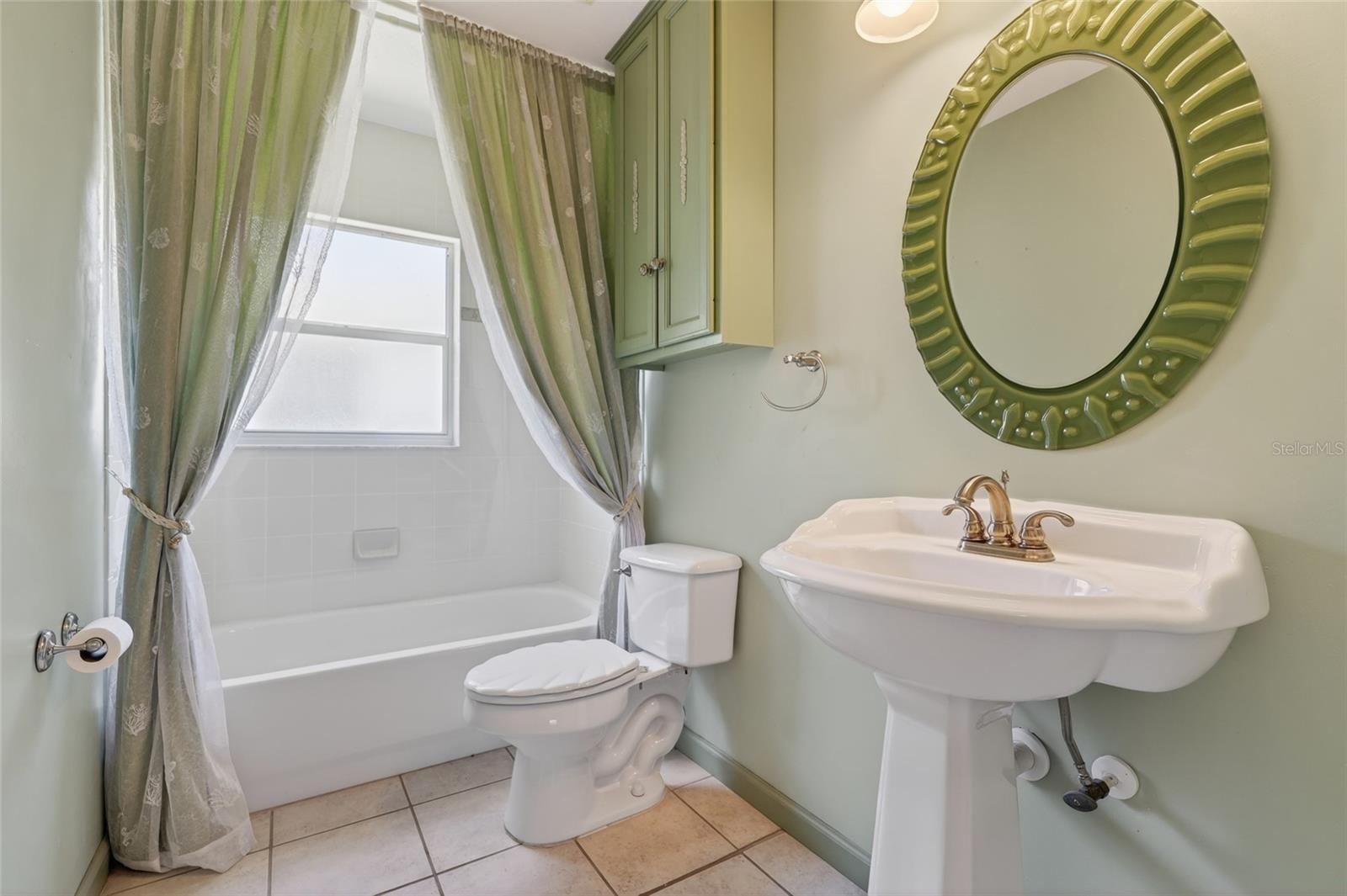 Image 27 of 35 For 13440 Pembroke Circle N