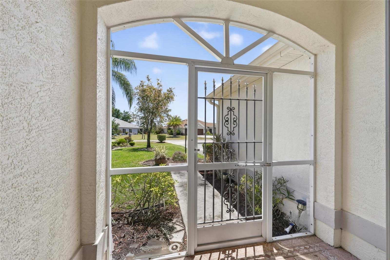 Image 4 of 35 For 13440 Pembroke Circle N