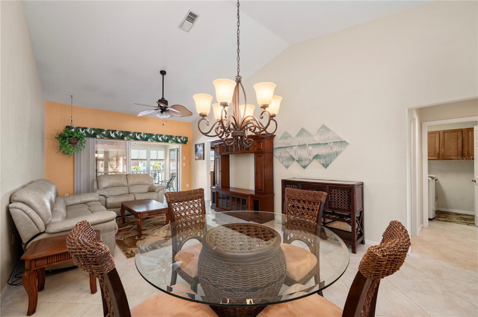 Image 14 of 54 For 220 Coldeway Drive 123