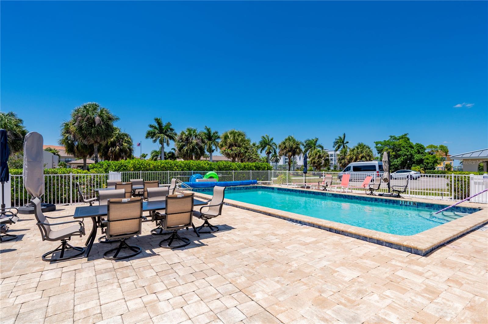 Image 32 of 54 For 220 Coldeway Drive 123