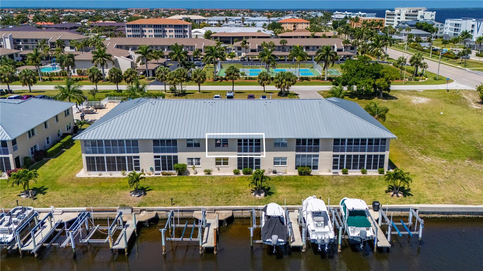 Image 4 of 54 For 220 Coldeway Drive 123