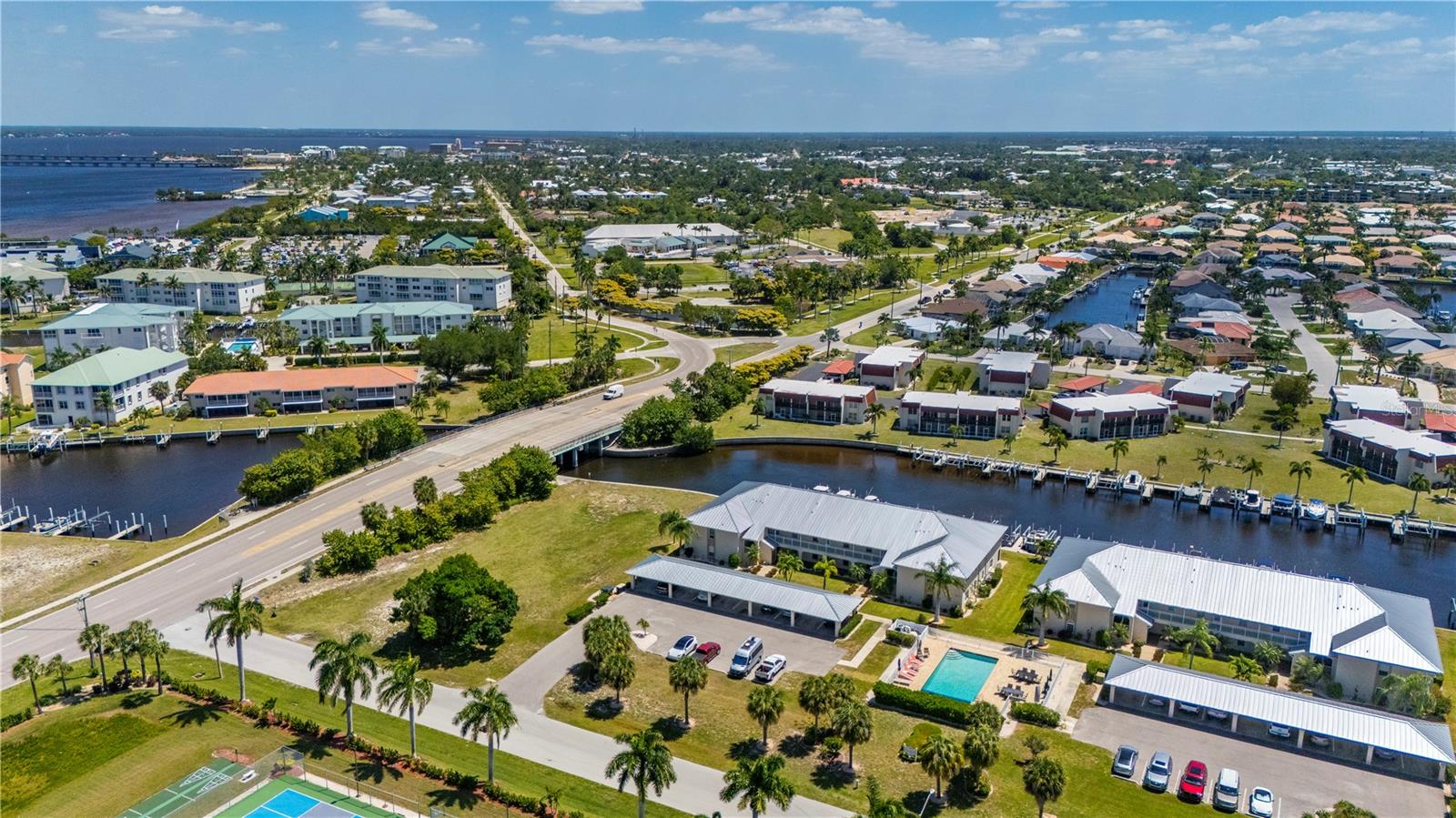 Image 43 of 54 For 220 Coldeway Drive 123