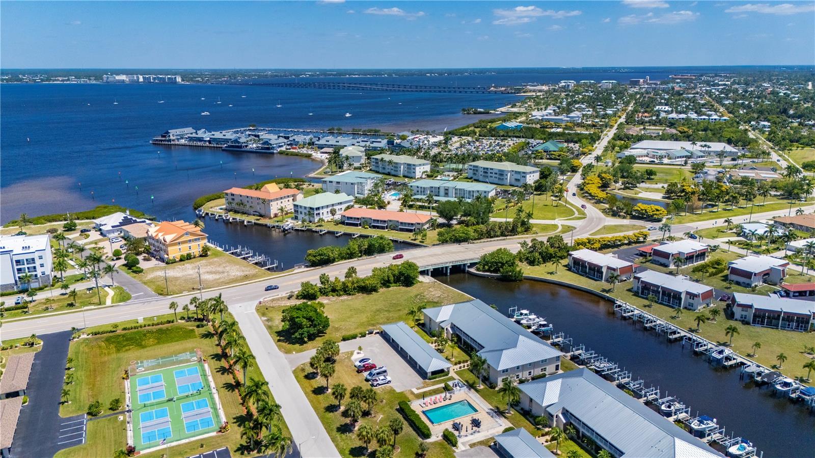 Image 44 of 54 For 220 Coldeway Drive 123