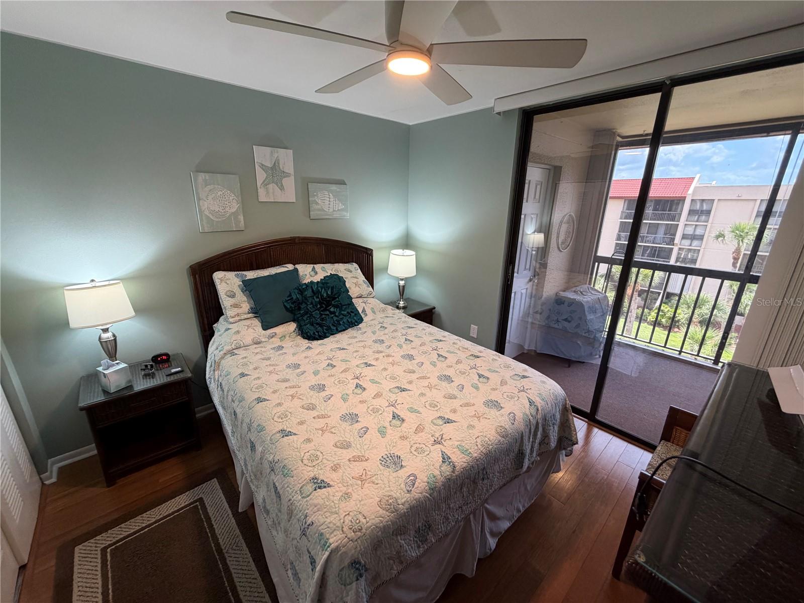 Image 11 of 23 For 21405 Olean Boulevard 519