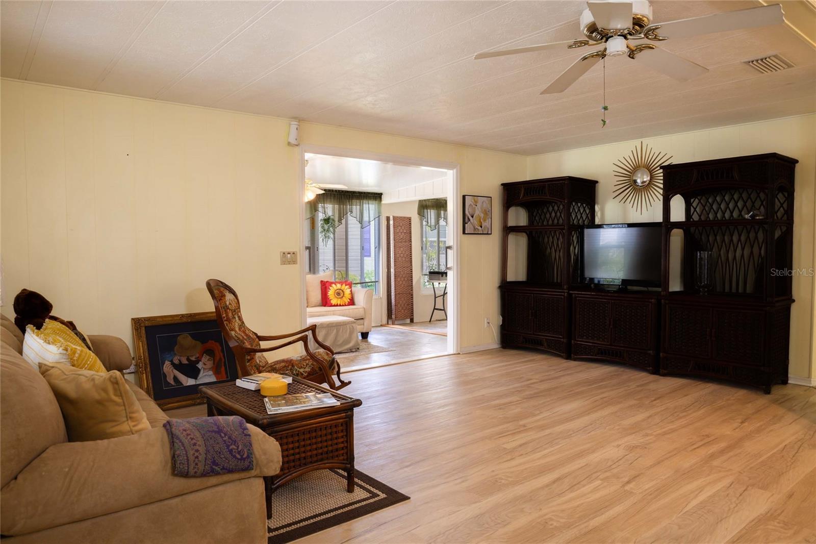 Image 10 of 92 For 2100 Kings Highway 969