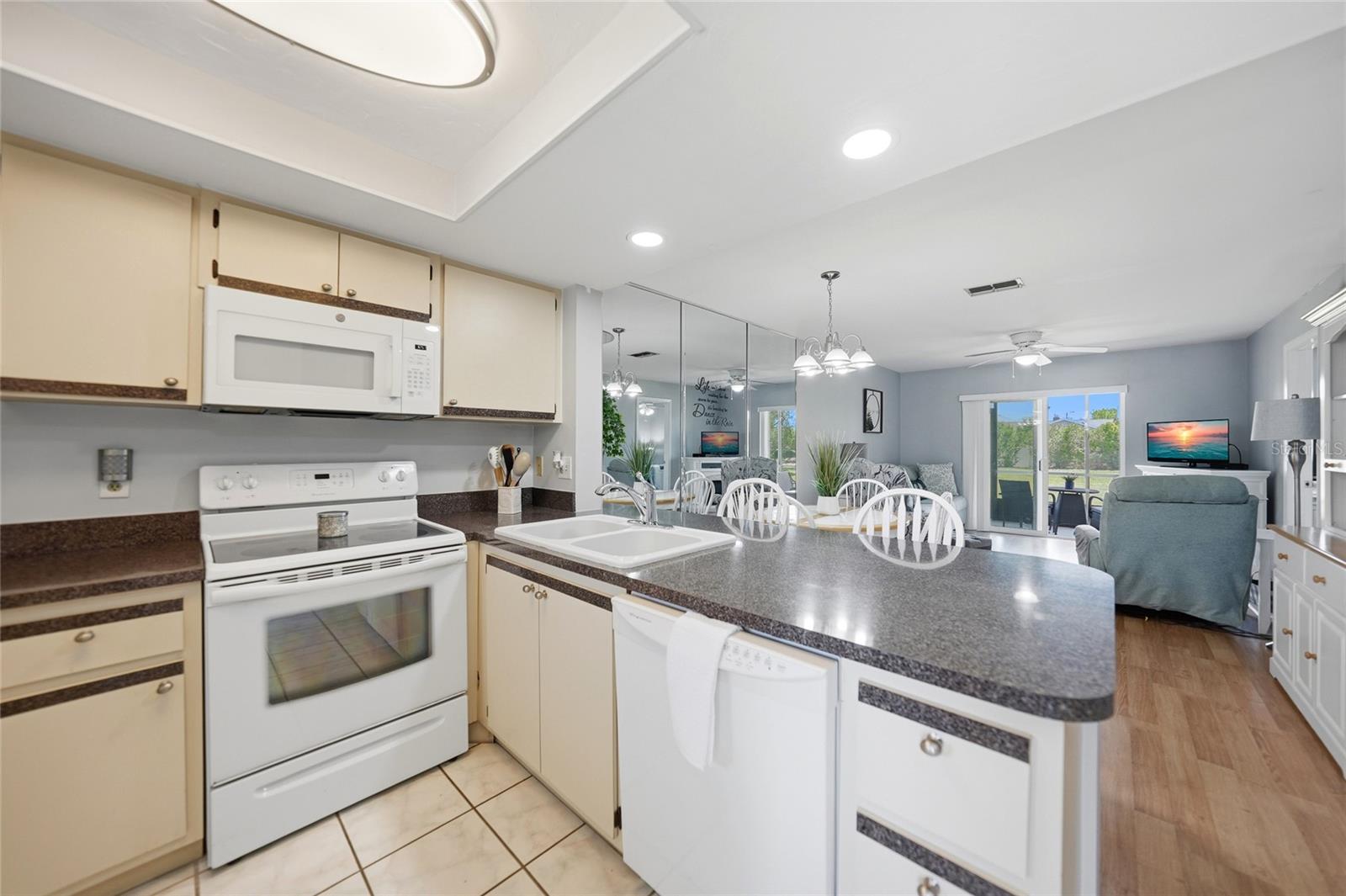 Image 10 of 29 For 25275 Rampart Boulevard 1504