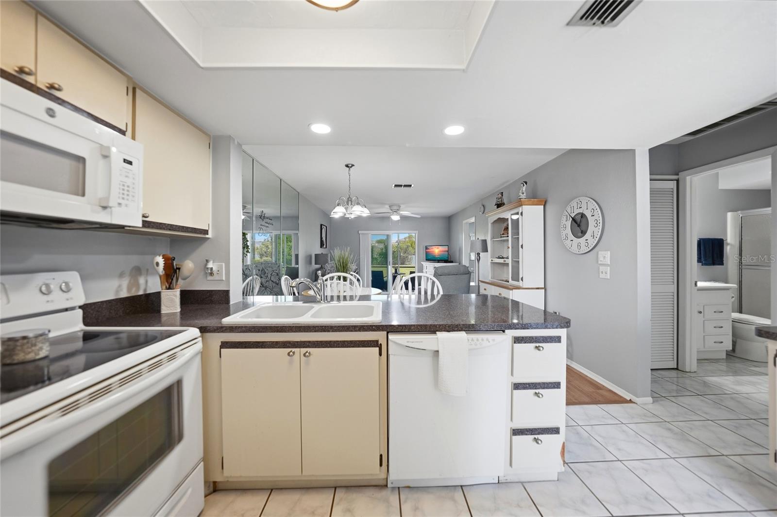 Image 8 of 29 For 25275 Rampart Boulevard 1504