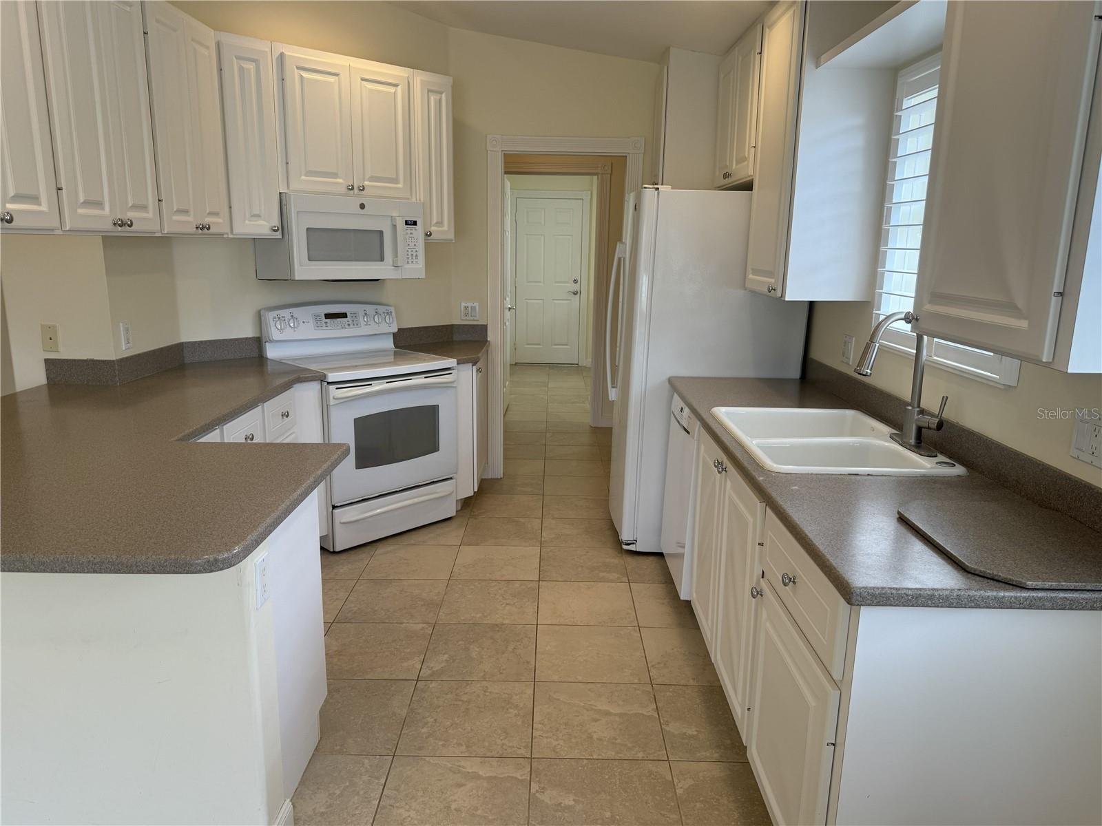 Image 11 of 34 For 6214 Erice Street