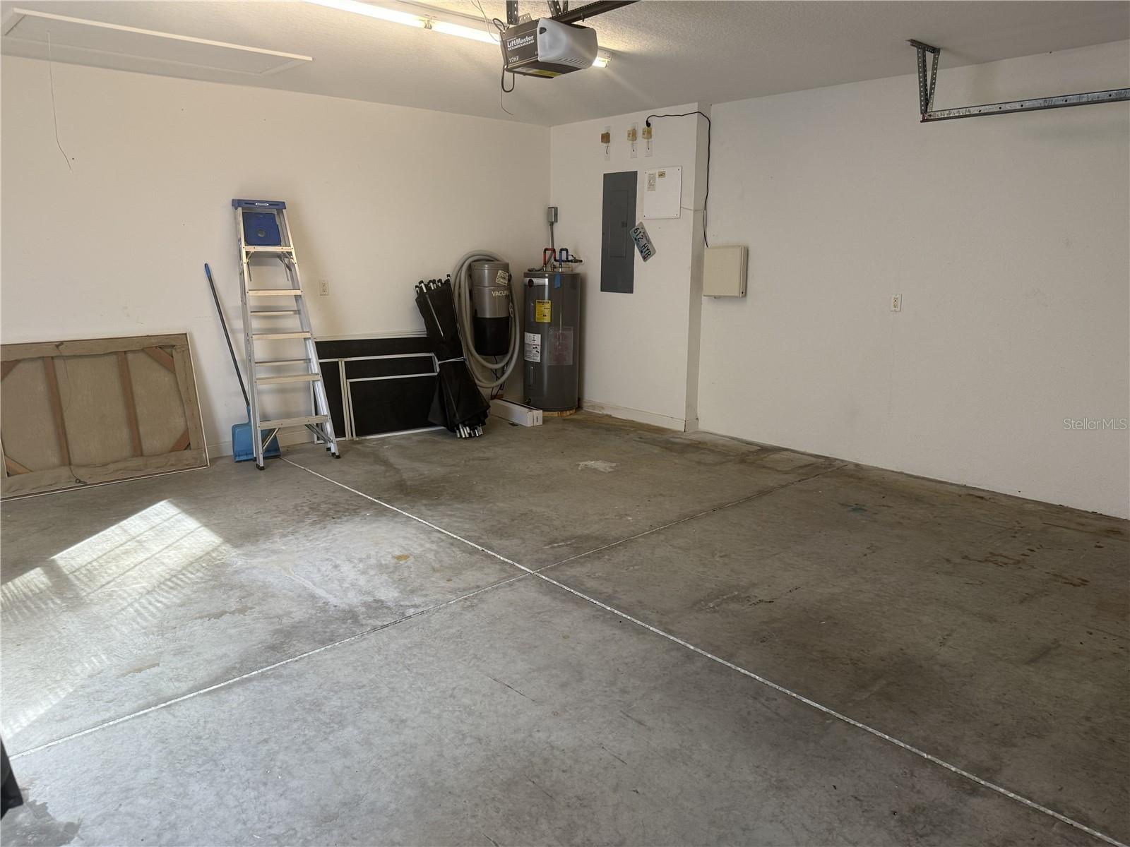 Image 29 of 34 For 6214 Erice Street