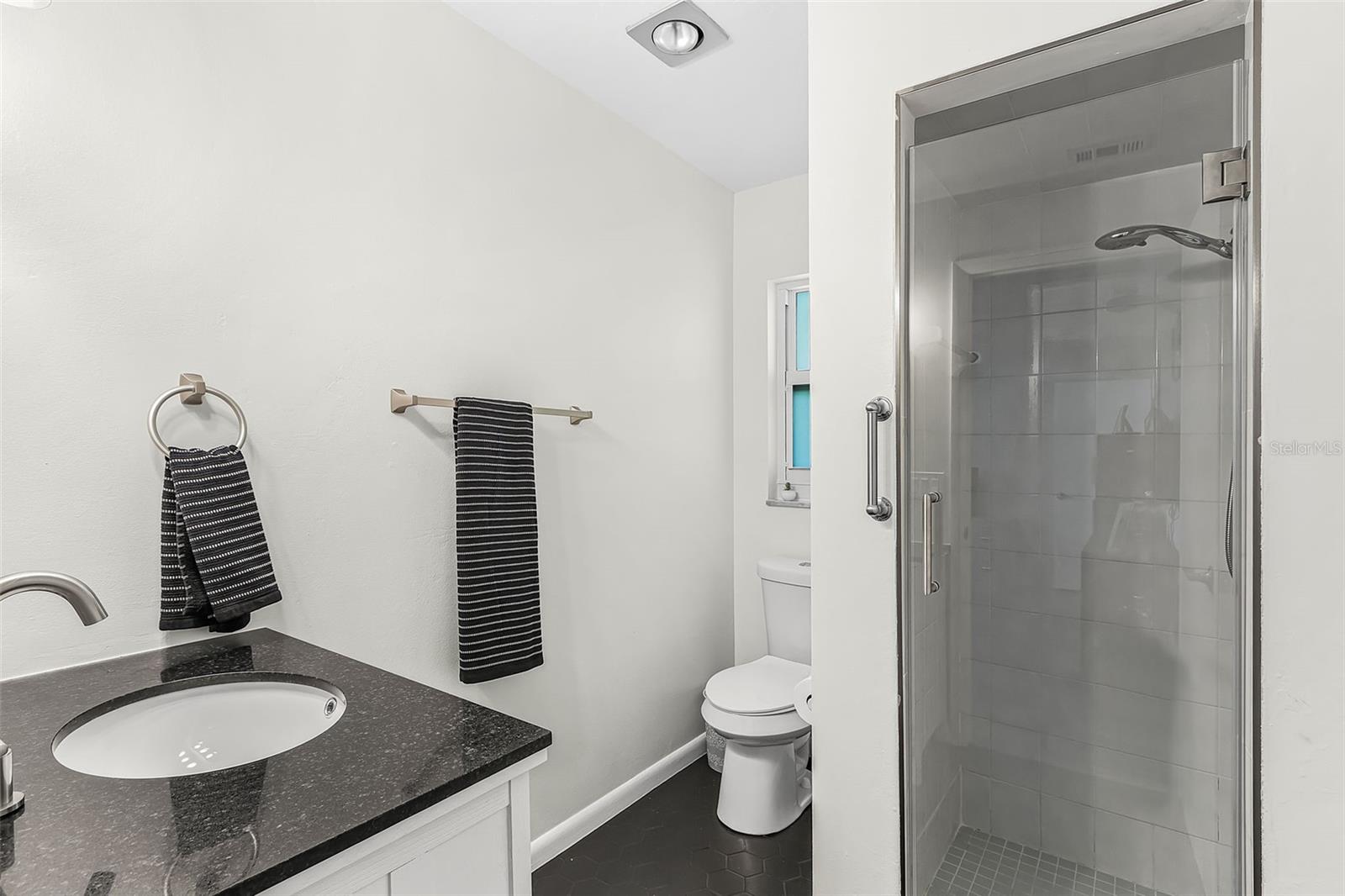 Image 21 of 37 For 5479 Chablis Lane