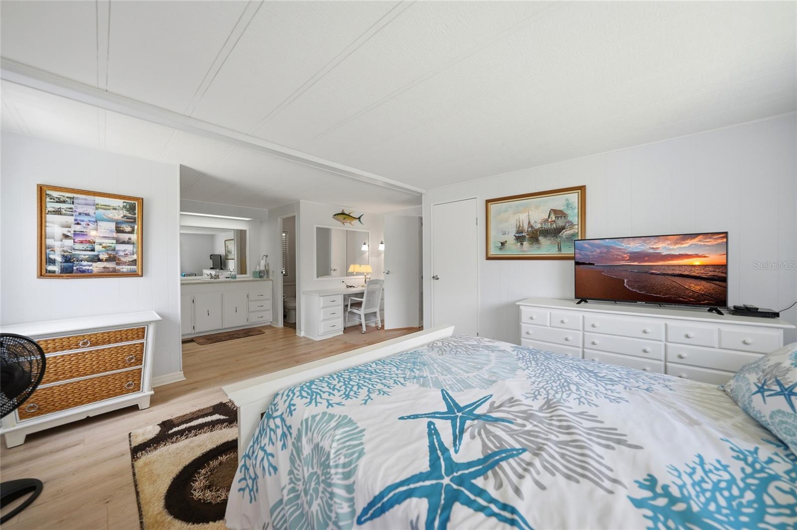 Image 16 of 33 For 10303 Burnt Store Road 173