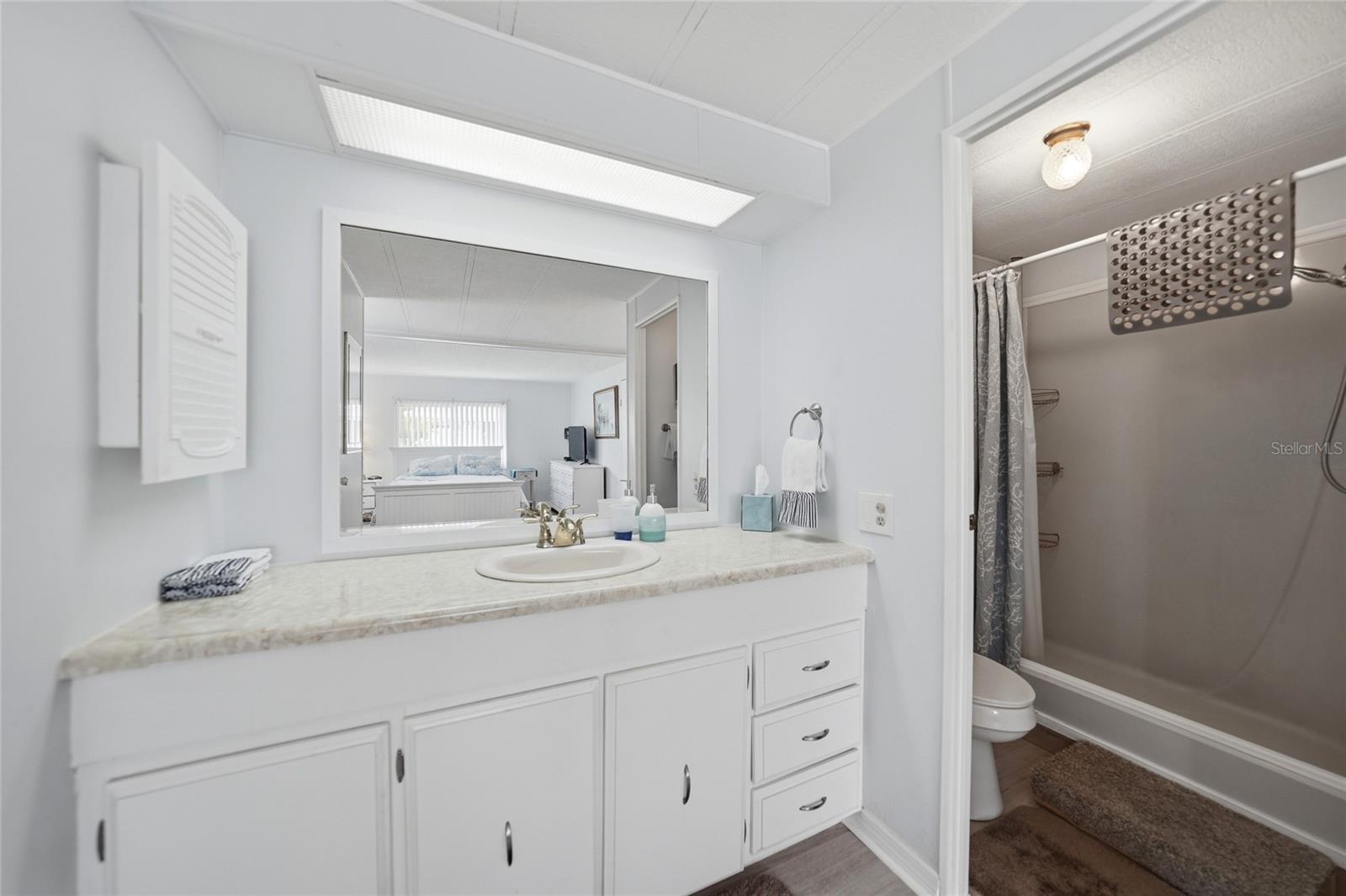 Image 17 of 33 For 10303 Burnt Store Road 173