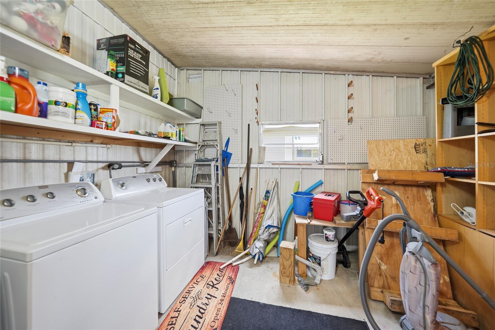 Image 28 of 33 For 10303 Burnt Store Road 173