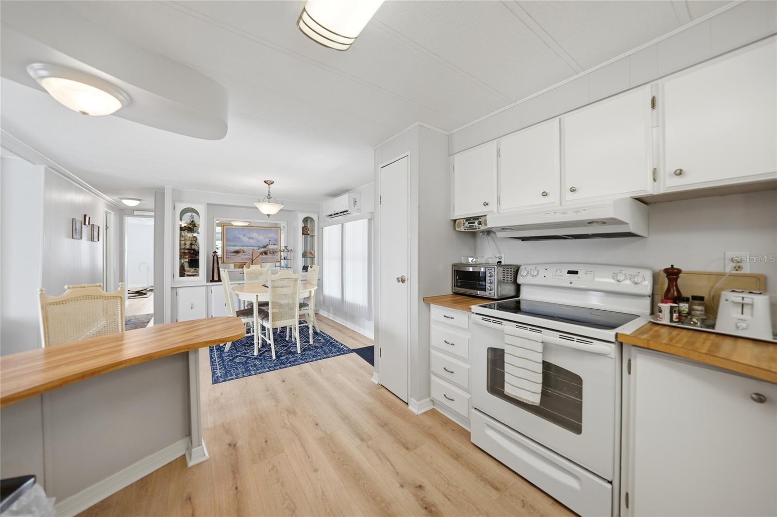 Image 4 of 33 For 10303 Burnt Store Road 173