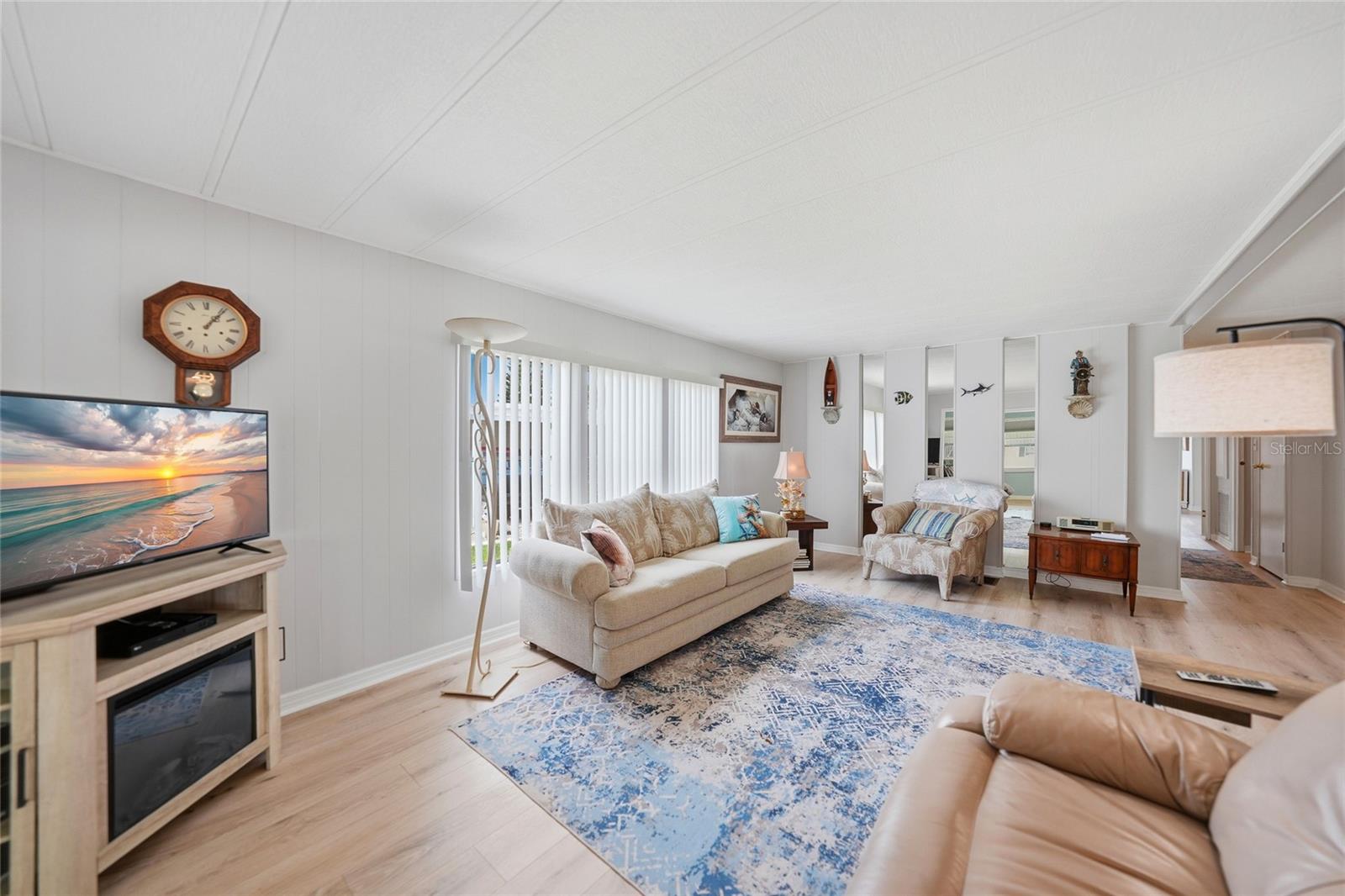 Image 7 of 33 For 10303 Burnt Store Road 173