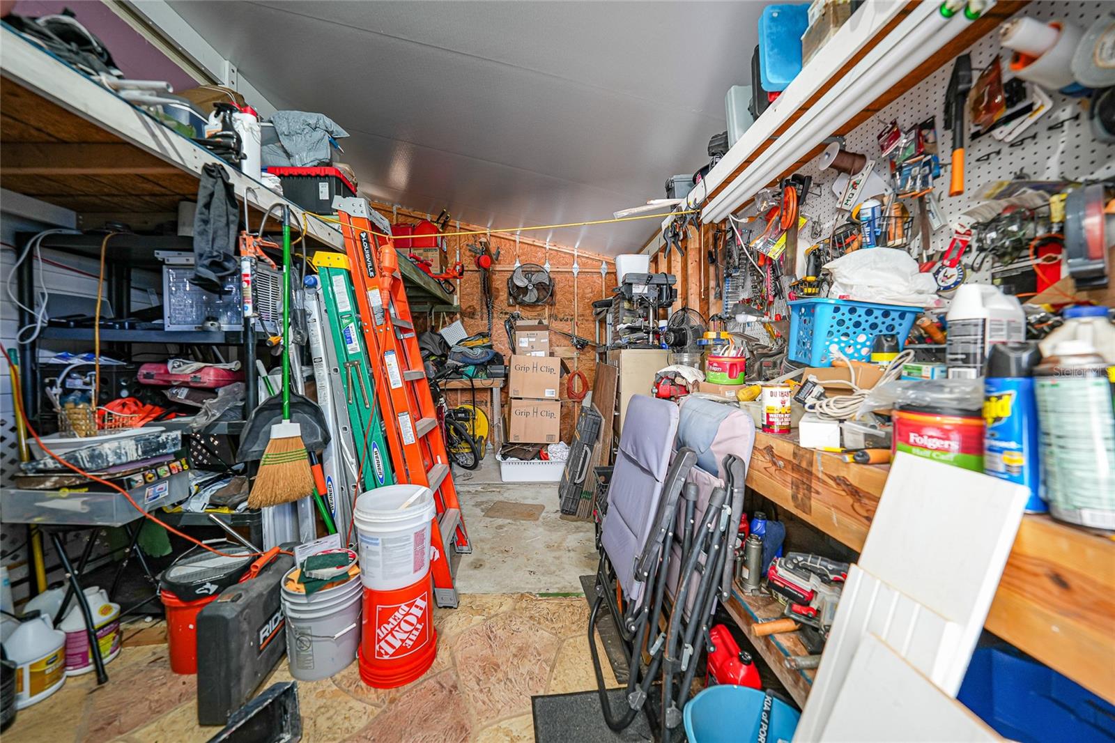 Image 21 of 41 For 10303 Burnt Store Road 143