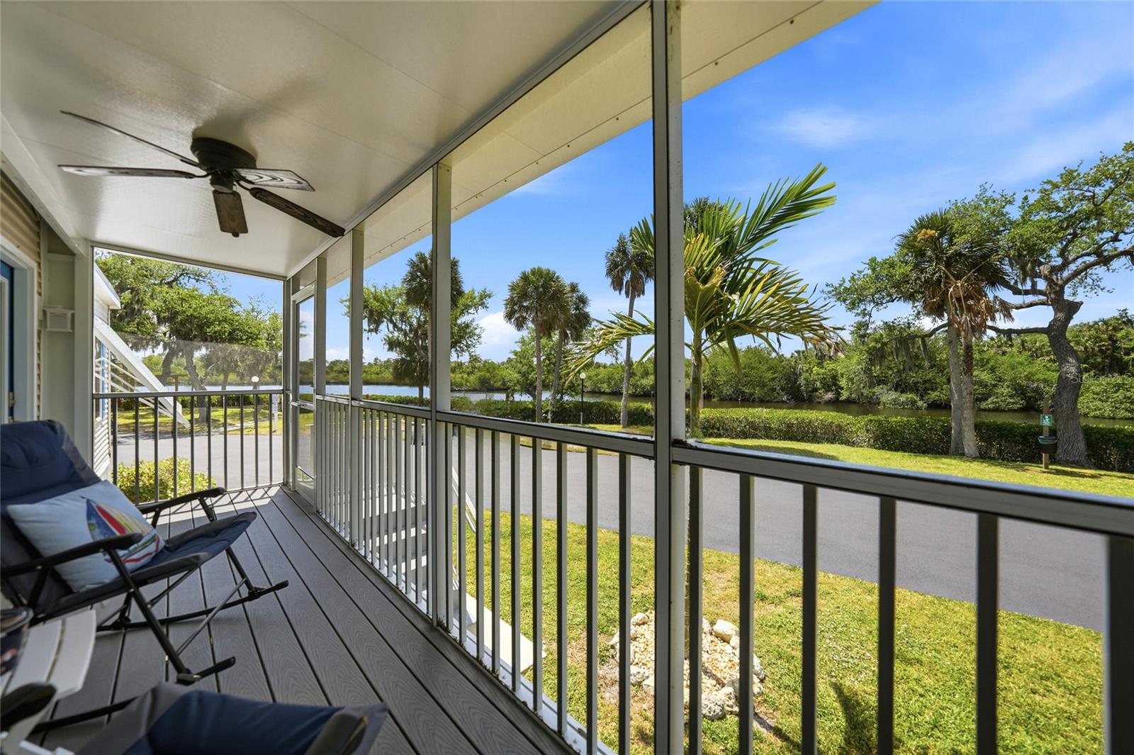 Image 23 of 41 For 10303 Burnt Store Road 143