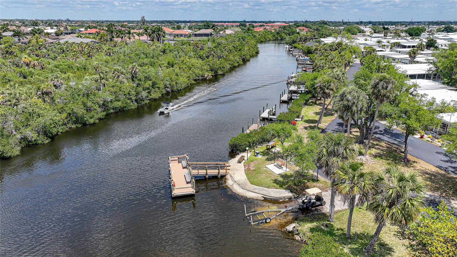 Image 26 of 41 For 10303 Burnt Store Road 143