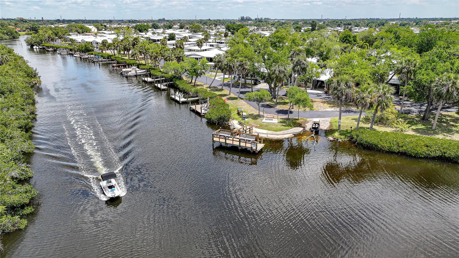 Image 28 of 41 For 10303 Burnt Store Road 143